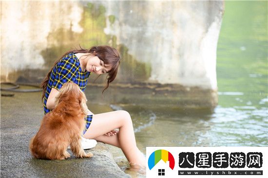 老外玩CSGO的妹子:穿越時(shí)空的游戲?qū)?/></p>1. 跨越國界的競技：CSGO作為一個(gè)全球性游戲，讓來自不同文化背景、語言環(huán)境的玩家們能夠聚集在一起，共同享受射擊競技的樂趣。這些“老外玩CSGO的妹子”就是其中的佼佼者，她們不僅克服了語言障礙，還以出色的游戲技巧和戰(zhàn)術(shù)理解，在全球舞臺上嶄露頭角。</p>2. 時(shí)空穿越的隱喻：雖然“穿越時(shí)空”在現(xiàn)實(shí)中無法實(shí)現(xiàn)，但在這里可以視為一種比喻，用來形容游戲世界的無界限和玩家們在不同時(shí)間、不同地點(diǎn)都能參與的便捷性。這些女性玩家仿佛穿越了現(xiàn)實(shí)的界限，進(jìn)入了一個(gè)充滿挑戰(zhàn)與機(jī)遇的虛擬戰(zhàn)場。</p>3. 游戲?qū)沟募ち倚裕篊SGO以其高度的競技性和緊張刺激的游戲體驗(yàn)而聞名。在這些女性玩家的參與下，游戲?qū)棺兊酶迂S富多彩。她們不僅需要快速反應(yīng)、精準(zhǔn)射擊，還需要與隊(duì)友緊密配合，制定并執(zhí)行有效的戰(zhàn)術(shù)策略。這種高水平的競技對抗，無疑為游戲增添了更多的看點(diǎn)和樂趣。</p>4. 女性力量的展現(xiàn)：在電競領(lǐng)域，女性玩家一直以來都在努力證明自己的實(shí)力。這些“老外玩CSGO的妹子”通過她們的表現(xiàn)，不僅展現(xiàn)了女性在射擊游戲方面的天賦和潛力，也激勵(lì)著更多女性玩家加入到電競的行列中來。</p>“老外玩CSGO的妹子：穿越時(shí)空的游戲?qū)埂边@一說法，既是對這些女性玩家高超技藝的贊美，也是對電競文化多樣性和包容性的體現(xiàn)。在這個(gè)充滿挑戰(zhàn)與機(jī)遇的虛擬世界里，她們用自己的汗水和智慧書寫著屬于自己的傳奇篇章。</p>                <div   id=
