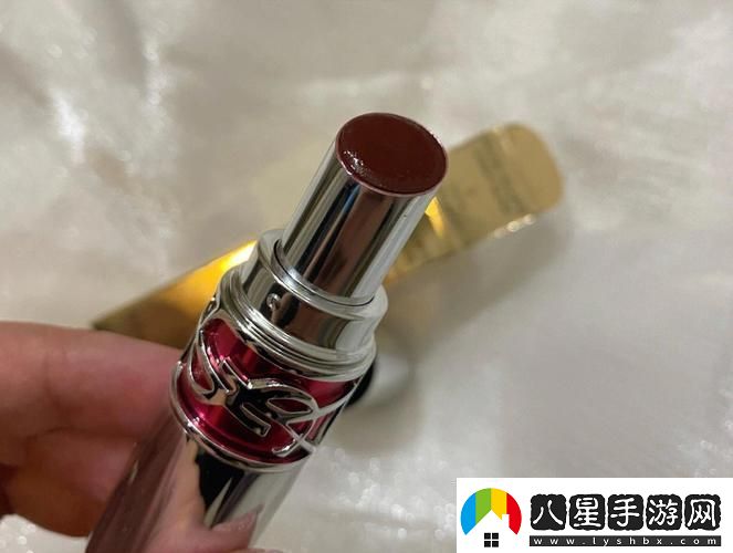 “呦辣辣”！YSL蜜桃色6696