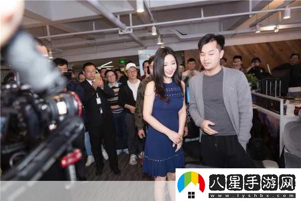 丁磊柳巖驚喜現(xiàn)身終結(jié)者2！跳傘開黑燃爆戰(zhàn)場