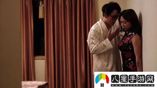 深入探討誘人的阿陜?nèi)摾?></p><p>在探討“誘人的阿陜?nèi)摾怼钡倪^程中，可以發(fā)現(xiàn)其核心理念是對人生態(tài)度的深刻反思與理解。阿陜地區(qū)自古以來就以其獨特的地理條件和人文背景，造就了一種與眾不同的生活哲學(xué)。人們在這里生活，常常會碰到來自自然與社會的各種挑戰(zhàn)，而“誘人的阿陜?nèi)摾怼眲t教會人們?nèi)绾畏e極應(yīng)對這些困難。在日常生活中，這種哲學(xué)不僅僅表現(xiàn)為一套理論，更是融入了人們的行為和習(xí)慣。</p><p>阿陜?nèi)摾韽娬{(diào)人與自然、人與人之間的和諧關(guān)系。通過尊重自然、珍惜資源，人們在潛移默化中形成了一種與自然共生的生活方式?！罢T人的阿陜?nèi)摾怼备嬖V我們，生活的意義不僅在于追求物質(zhì)的豐富，更在于體驗生命本身的美。人與人之間的情感聯(lián)系是不可或缺的，友愛、扶持、和諧共處，成為了人們追求幸福的重要因素。</p><p>再者，誘人的阿陜?nèi)摾硗N著濃厚的幽默感。這種幽默并不是表面的搞笑，而是一種對于生活的機智解讀。例如，阿陜故事中的人物往往雖然身處困境，卻總能用樂觀的態(tài)度面對生活的考驗。這種精神感染了無數(shù)人，也讓人對阿陜地區(qū)的文化產(chǎn)生了濃厚的興趣。生活的苦辣酸甜，正是在這種幽默與哲理的交織中，顯得更加生動而真實。</p><p>進(jìn)一步探討“誘人的阿陜?nèi)摾怼保藗儾粌H可以領(lǐng)略到傳統(tǒng)文化的魅力，還能從中汲取應(yīng)對現(xiàn)代生活的智慧。在快速發(fā)展的今天，面對壓力與競爭，阿陜?nèi)摾砉膭钊藗冊诳旃?jié)奏的生活中保持內(nèi)心的寧靜與淡然。無論是大都市還是偏遠(yuǎn)鄉(xiāng)村，均能找到這一文化的影子，它在人們的言談舉止中悄然流傳。</p>                <div   id=