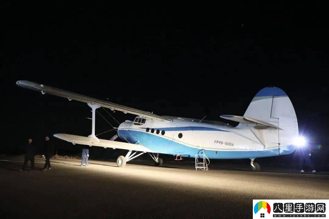 無(wú)人機“送鮮”！我國首條大型無(wú)人機城際物流航線(xiàn)首航成功